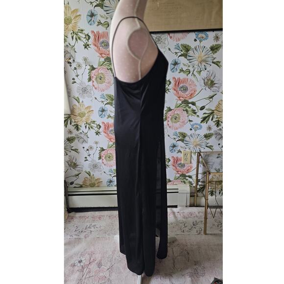 Lovely Vintage  Joie De Vie Nylon "Satin" Look Nightgown with  Lace - Picture 4 of 10